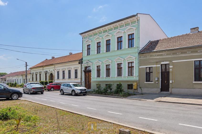 Casă individuală cu 5 camere cu Teren 117 Mp în Central