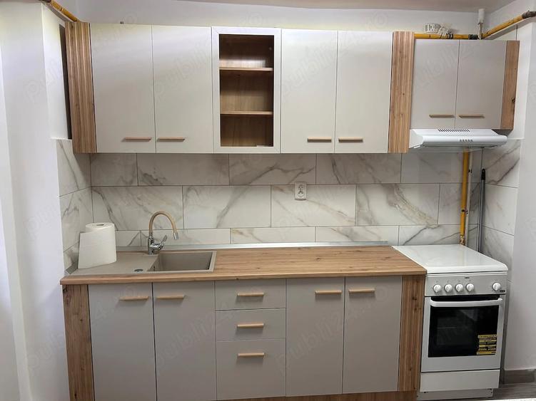 Apartament cu 3 camere decomandat în Libertății