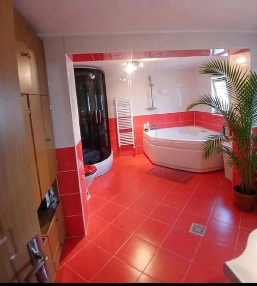 Casă cu 3 camere cu Teren 2700 Mp în Coada Izvorului