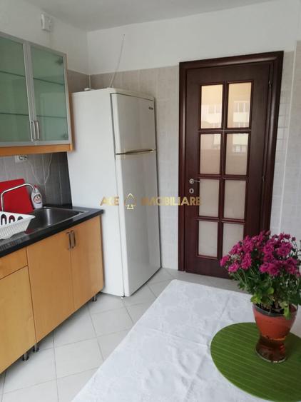 Apartament cu 2 camere semidecomandat, mobilat în Moșilor