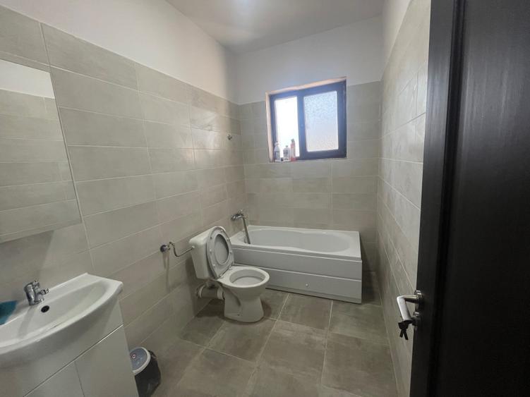 Apartament cu 2 camere decomandat în Moșnița Nouă