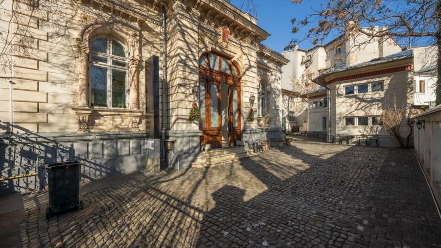 Casă individuală cu 20 camere cu Canalizare în Unirii