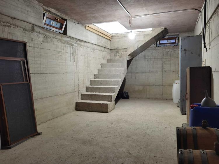 Casă cu 4 camere în Cocorăștii Mislii