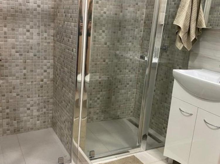 Apartament 2 camere decomandat lux,centrala proprie ,loc parcare - 12