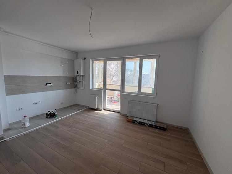Apartament cu 3 camere semidecomandat în Berceni — fotografia 1