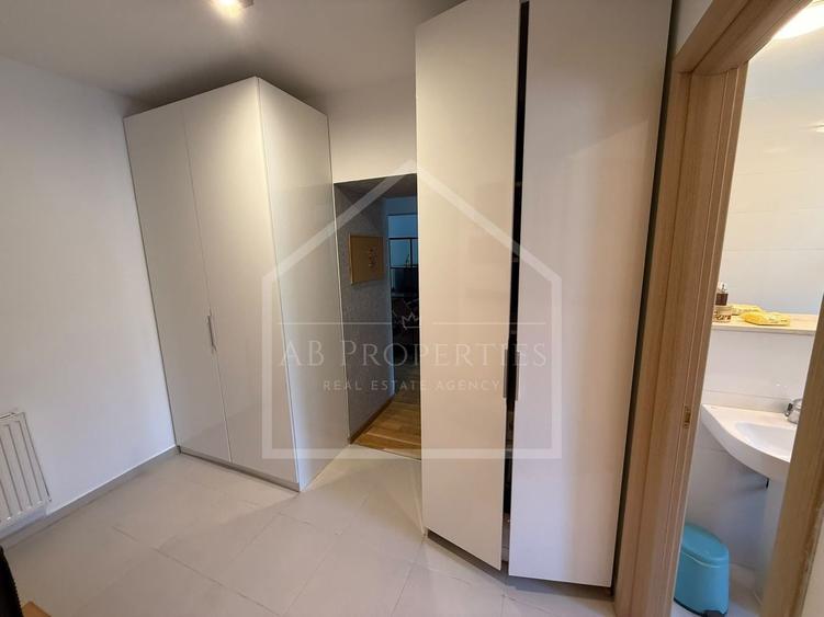 Apartament cu 3 camere decomandat, mobilat în Băneasa