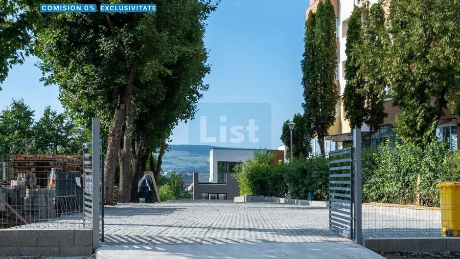 Casă cu 7 camere cu Teren 1598 Mp în Zorilor