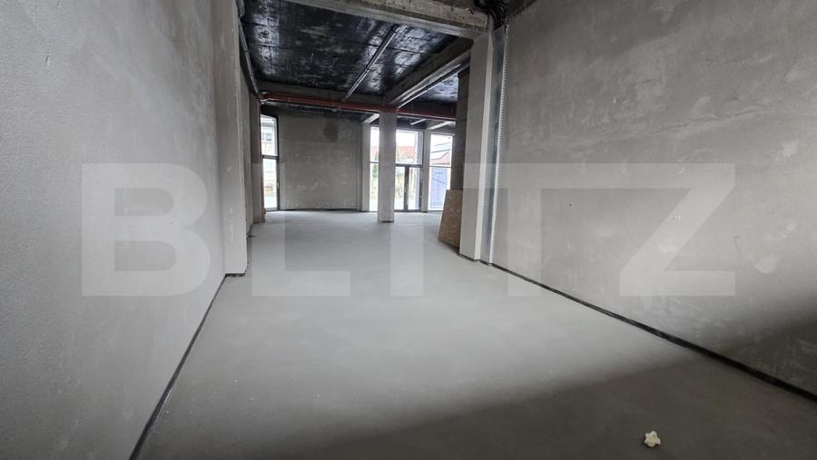 Spațiu comercial, de 250 mp, în Semicentral
