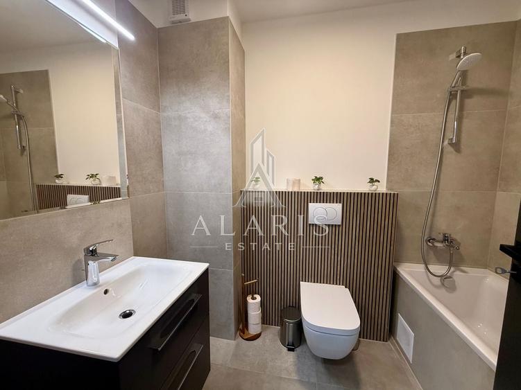 Apartament cu 2 camere semidecomandat, mobilat în Ultracentral