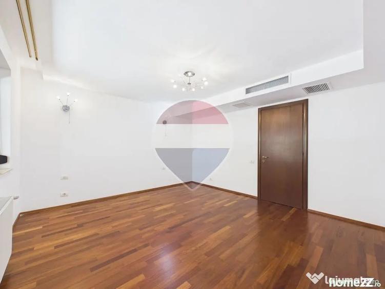 Apartament cu 3 camere decomandat în Nordului