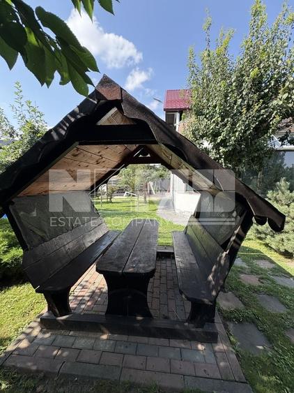 Casă cu 8 camere cu Piscina în Nord