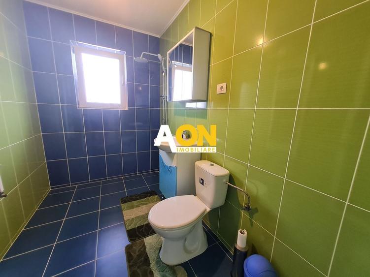 Casă individuală cu 6 camere cu Canalizare în Bărăbanț