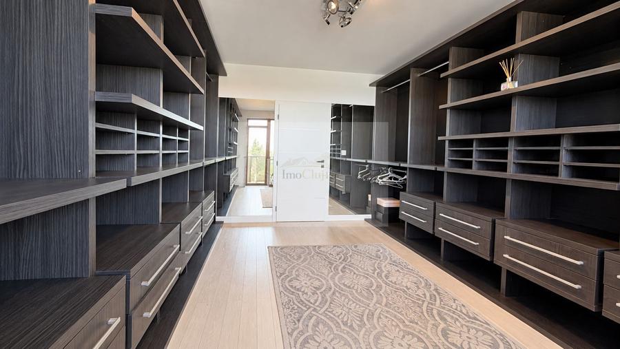 Duplex cu 4 camere cu Canalizare în Bună Ziua