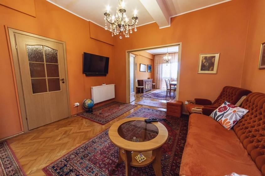 Apartament cu 4 camere decomandat, mobilat în Cișmigiu