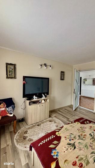 Casă cu 5 camere cu Teren 3000 Mp în Budești