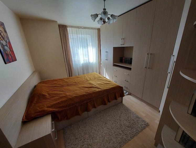 Apartament cu 3 camere,parcare ,etaj intermediar, zona Eroilor - 5