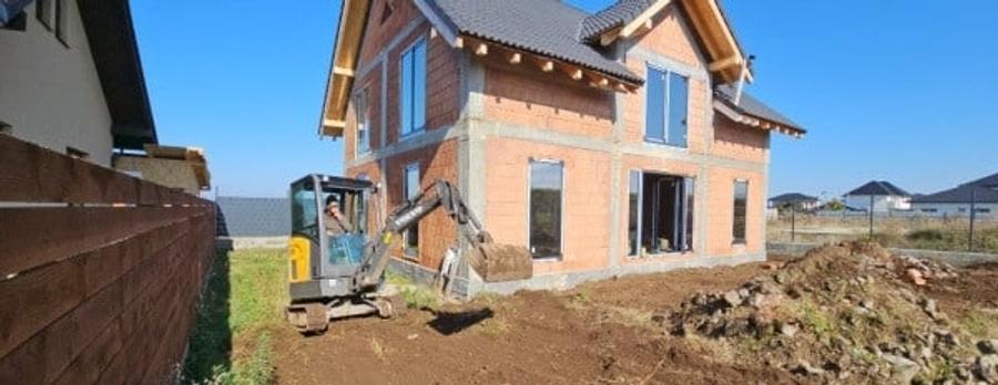 Casă cu 6 camere cu Teren 499 Mp în Săcele