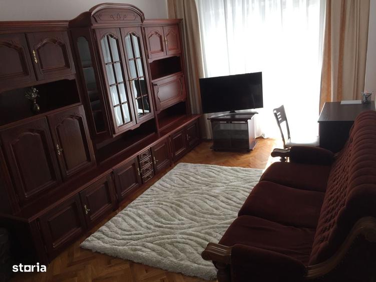 Apartament cu 3 camere decomandat în Răcădău