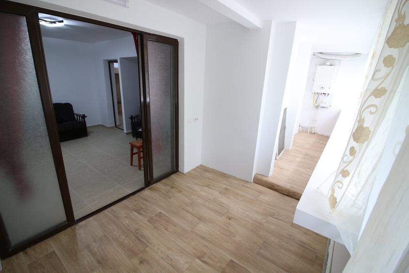 Apartament cu 4 camere decomandat, mobilat în Micro 20