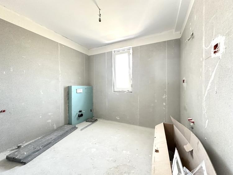 Duplex cu 5 camere cu Canalizare în Giarmata