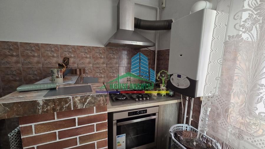 Apartament cu 3 camere decomandat, mobilat în Brăilei