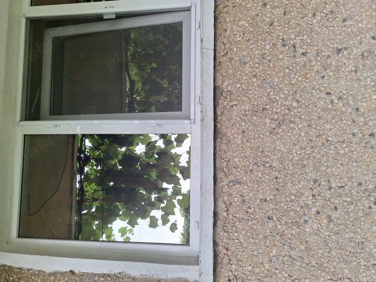 Apartament cu 3 camere decomandat în Roznov
