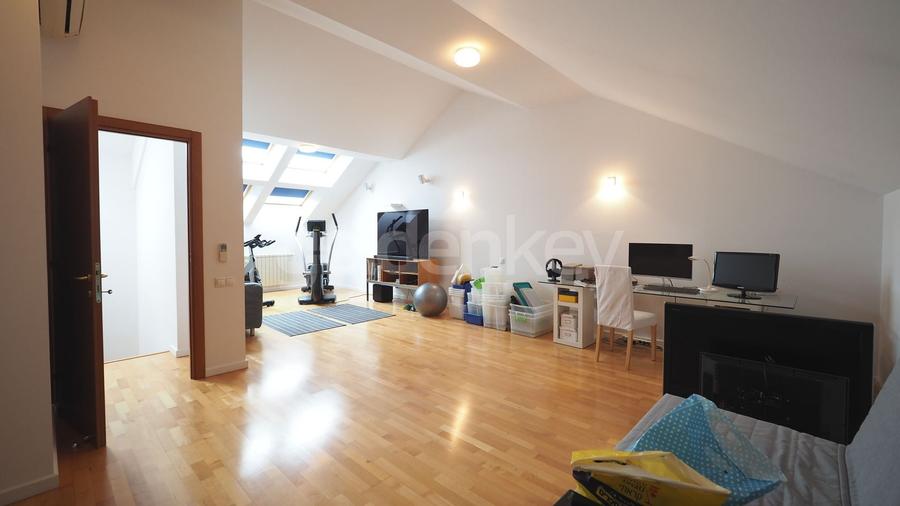 Duplex cu 7 camere cu Piscina în Pipera