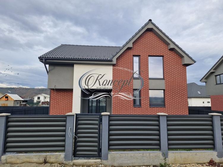 Casă cu 4 camere cu Teren 450 Mp în Jucu