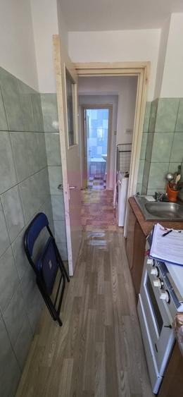 Apartament cu 3 camere semidecomandat în Central