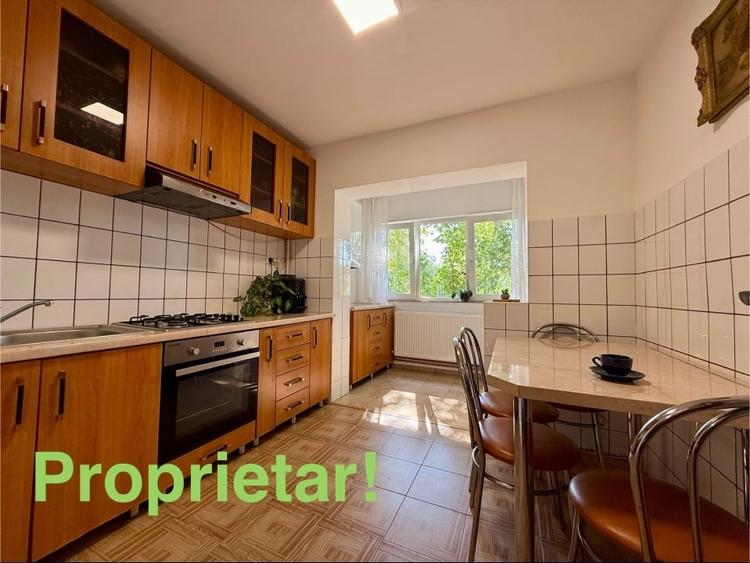 Apartament cu 3 camere decomandat, mobilat în Aradului