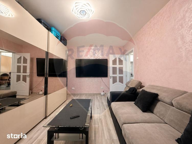 Apartament cu 3 camere decomandat în Republicii