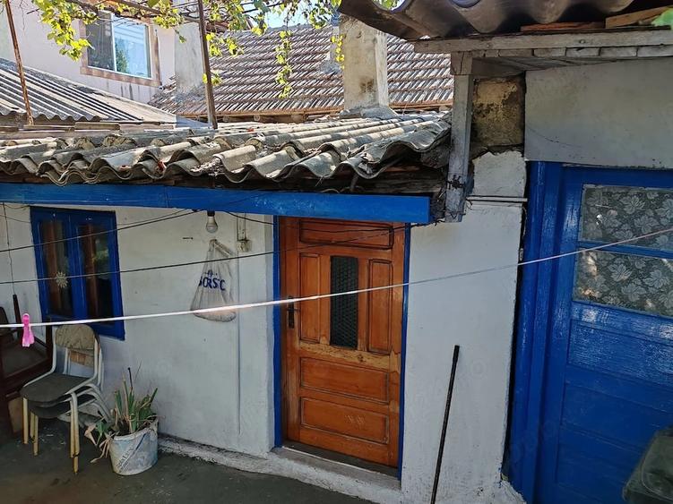 Casă cu 3 camere cu Teren 96 Mp în Brătianu