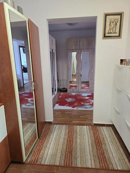 Apartament cu 2 camere decomandat în Ultimul leu