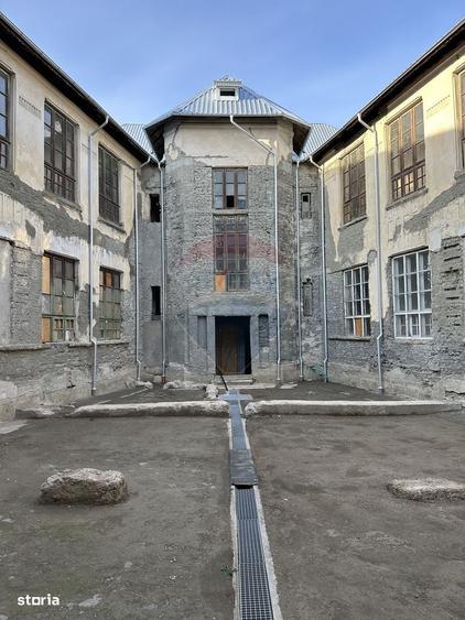 Spațiu comercial, de 2,500 mp, în Ultracentral