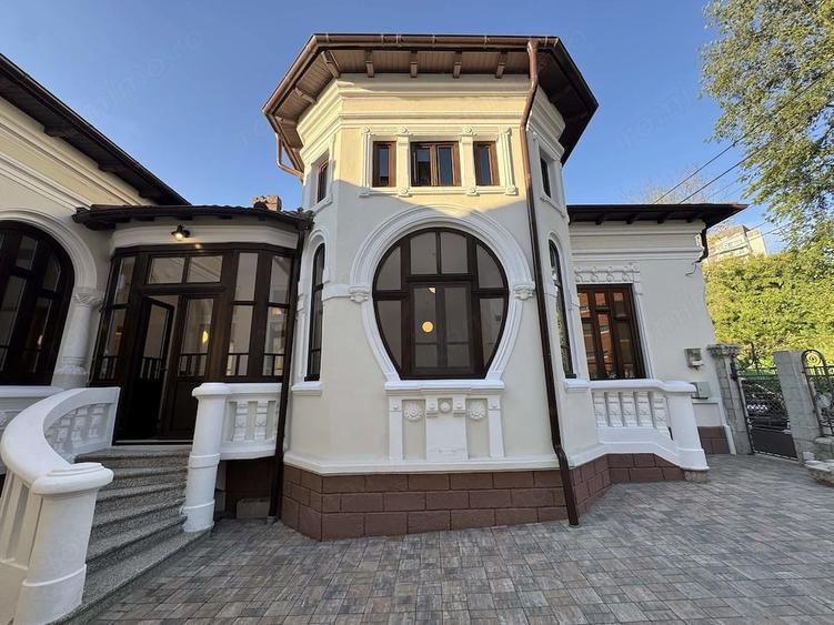 Casă cu Teren 1000 Mp în Central