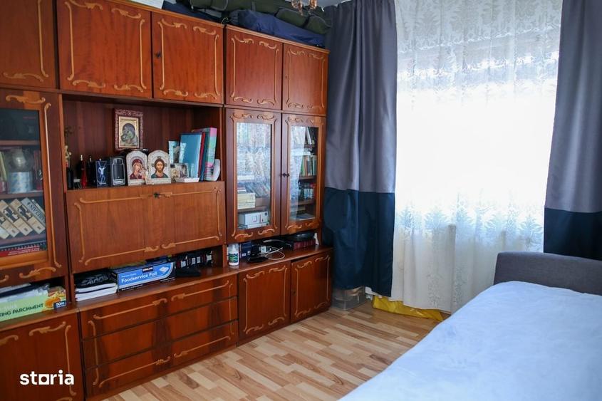 Apartament cu 4 camere semidecomandat în Central