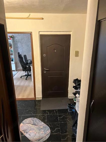 Apartament cu 3 camere decomandat în Micro 11