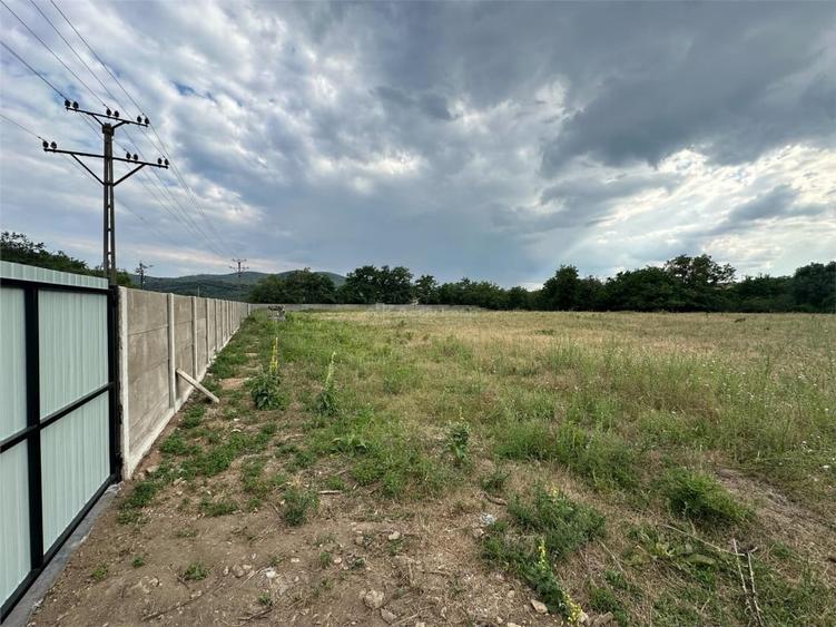 Spațiu comercial, de 8,500 mp, în Central