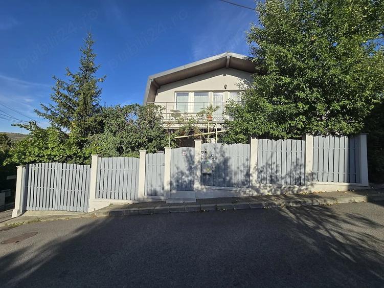 Casă cu Teren 164 Mp în Gruia