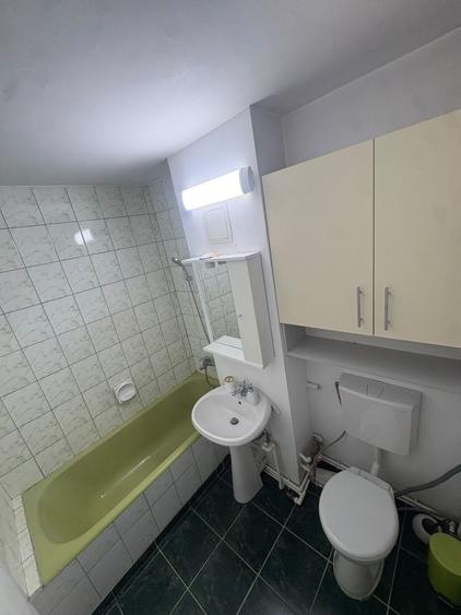 Apartament cu 2 camere decomandat în Petrești