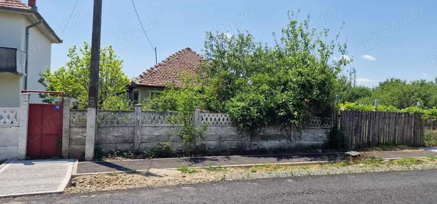 Casă cu 3 camere cu Teren 1853 Mp în Devesel