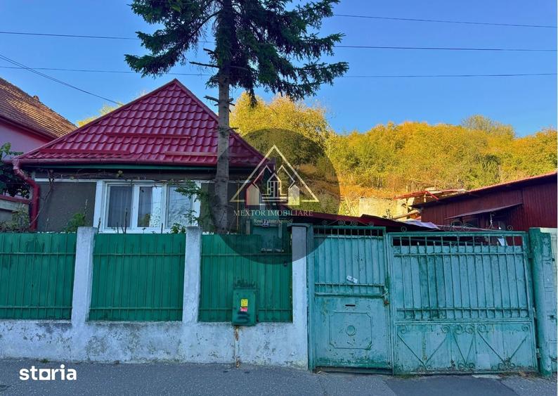 Casă cu 2 camere cu Teren 719 Mp în Central