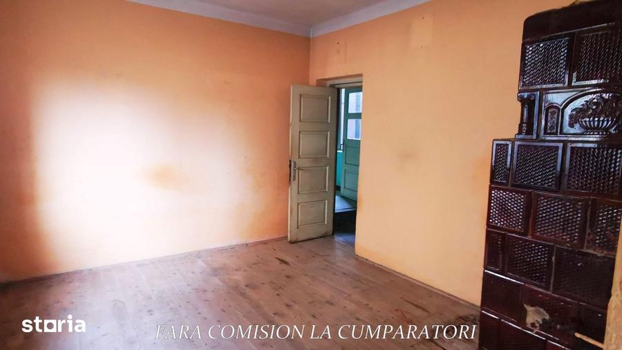 Casă cu 3 camere cu Teren 2013 Mp în Central