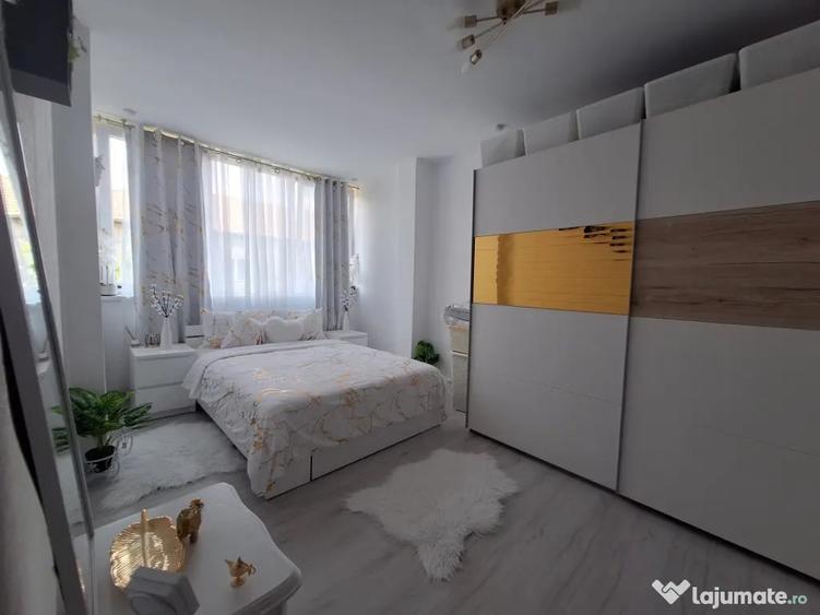 Apartament cu 3 camere semidecomandat în Central