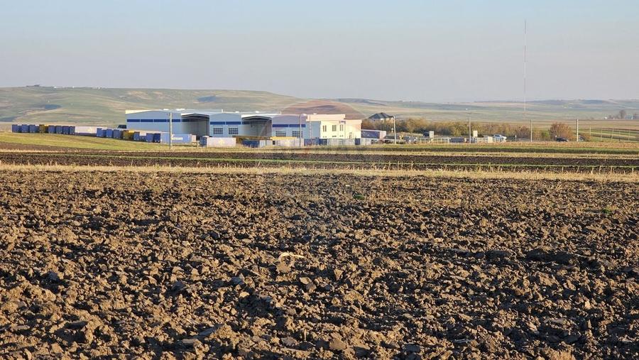 Teren agricol extravilan de 6100 mp, în Stroiești