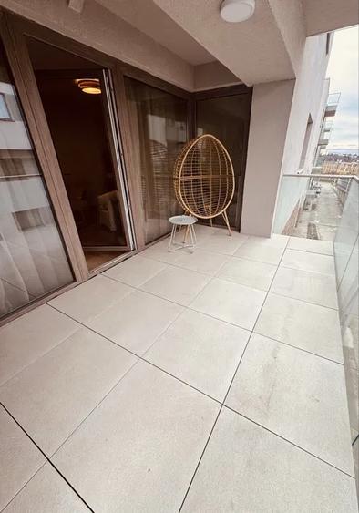 Apartament cu 3 camere semidecomandat, mobilat în Borhanci
