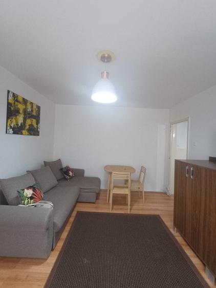 Dacia de vanzare apartament ieftin cu 2 camere etajul 1 - 8