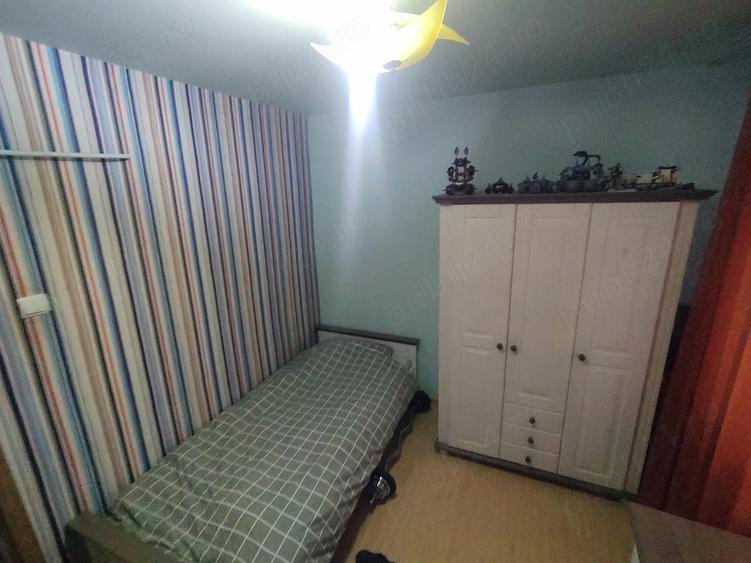 Apartament cu 3 camere decomandat în Prundu