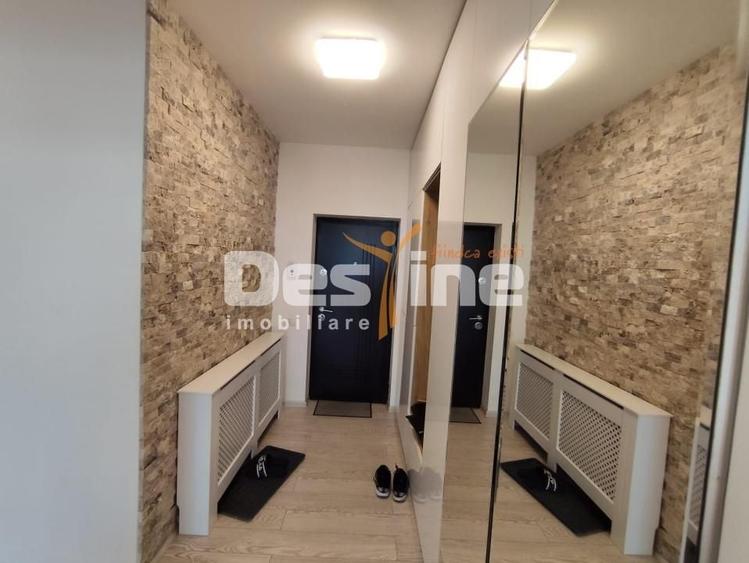 Apartament cu 3 camere decomandat, mobilat în Albert