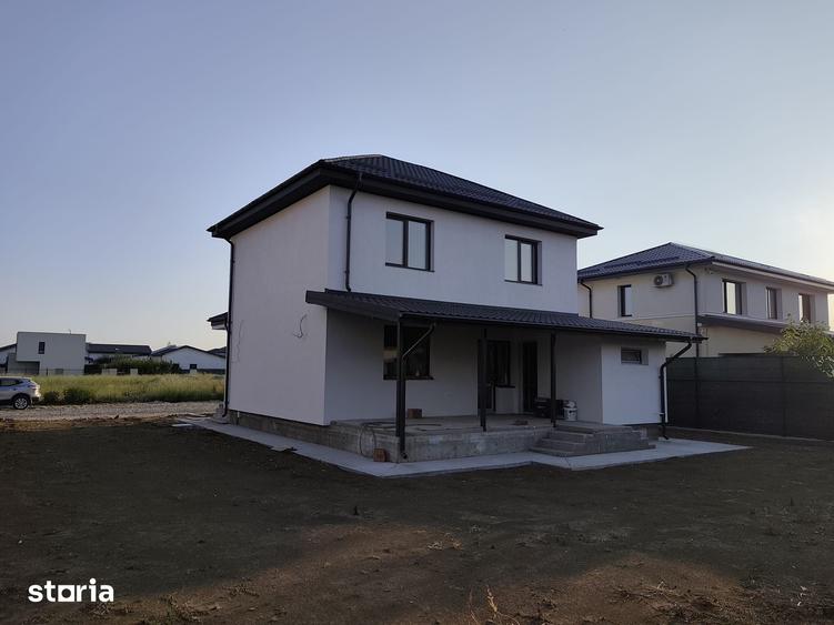 Casă cu 4 camere cu Teren 560 Mp în Tărtășești